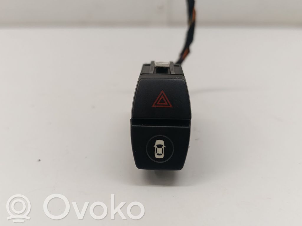 BMW 2 F46 Interruttore luci di emergenza