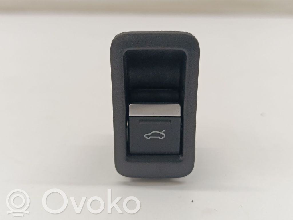 Audi Q4 Sportback e-tron Tailgate opening switch 