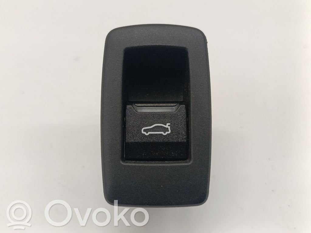 BMW iX1 Tailgate opening switch 