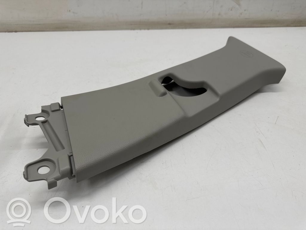 Toyota Yaris Cross Capac stâlp (B) (inferior) 