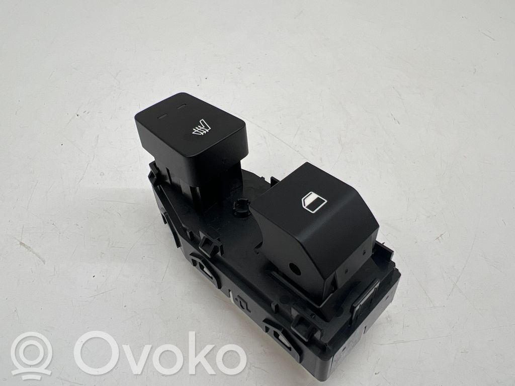 Electric window control switch   93581CV040