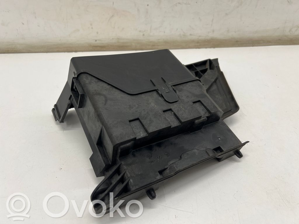 BMW 2 Active Tourer U06 Engine control unit box 