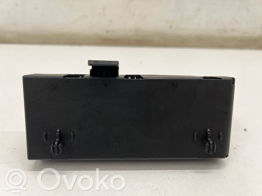 BMW 2 Active Tourer U06 Tailgate/trunk control unit/module 
