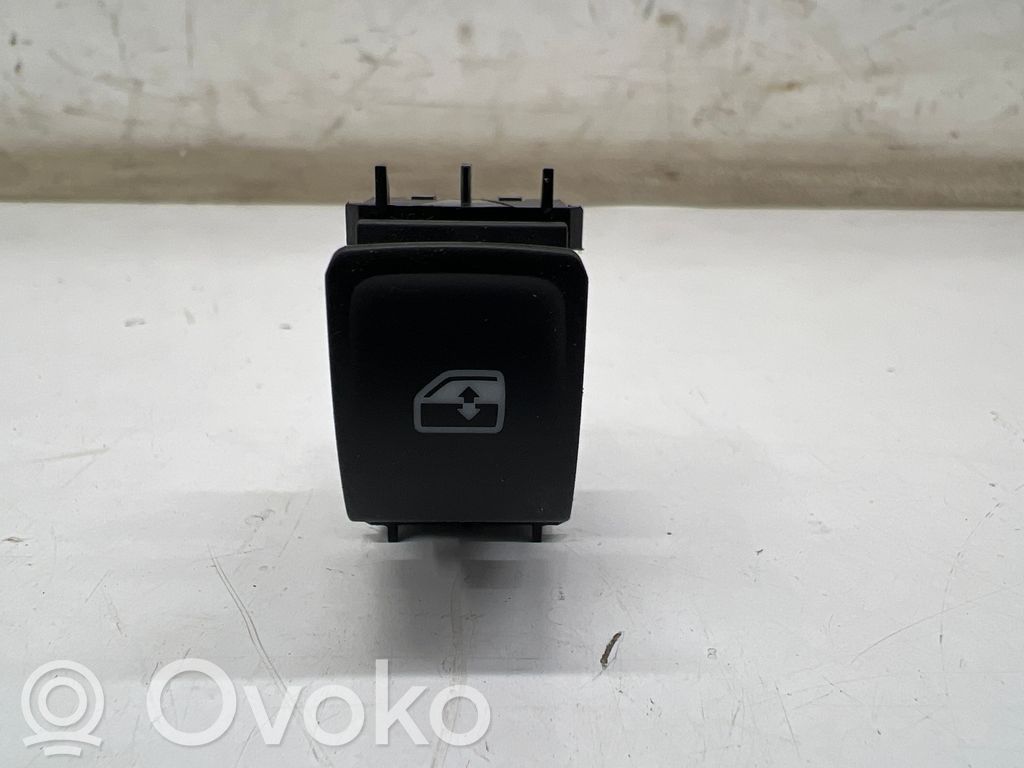 Seat Arona Electric window control switch 