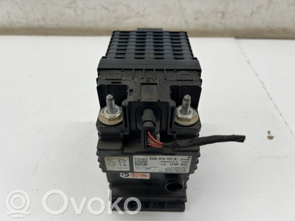 Audi A4 S4 B9 Akumuliatorius 
