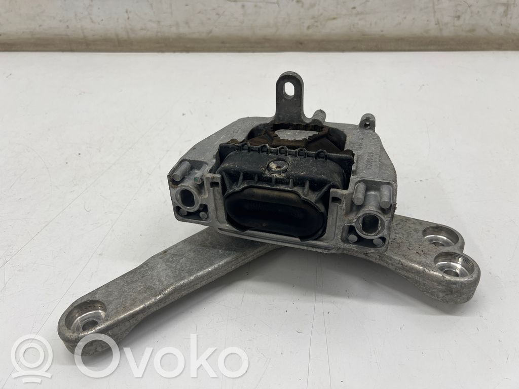 Engine mount bracket   5WA199262F