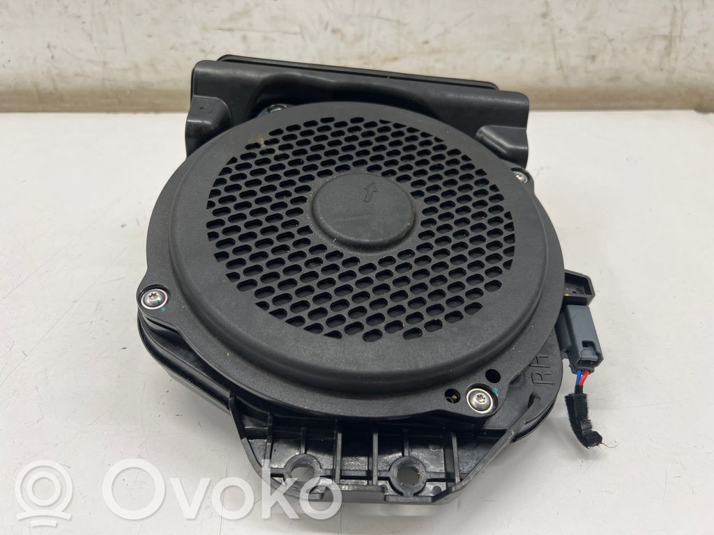 KIA Stinger Subwoofer 
