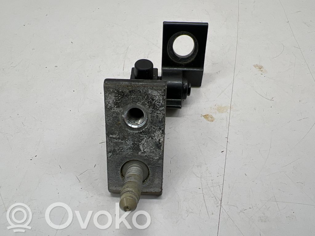 Front door upper hinge   80A831403B