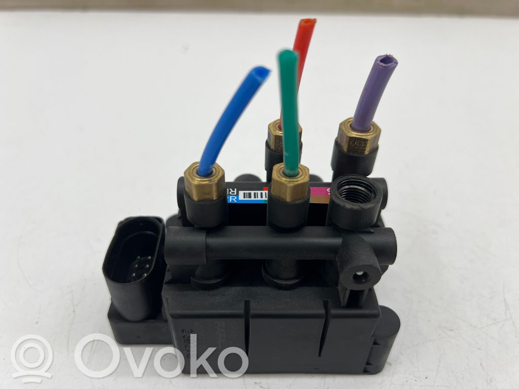Audi Q8 e-tron Air suspension valve block 