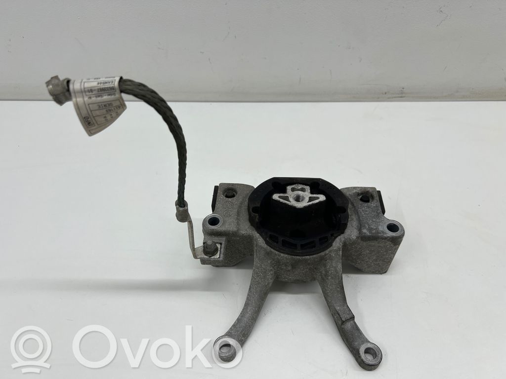 BMW 5 G30 G31 G38 Gearbox mount 