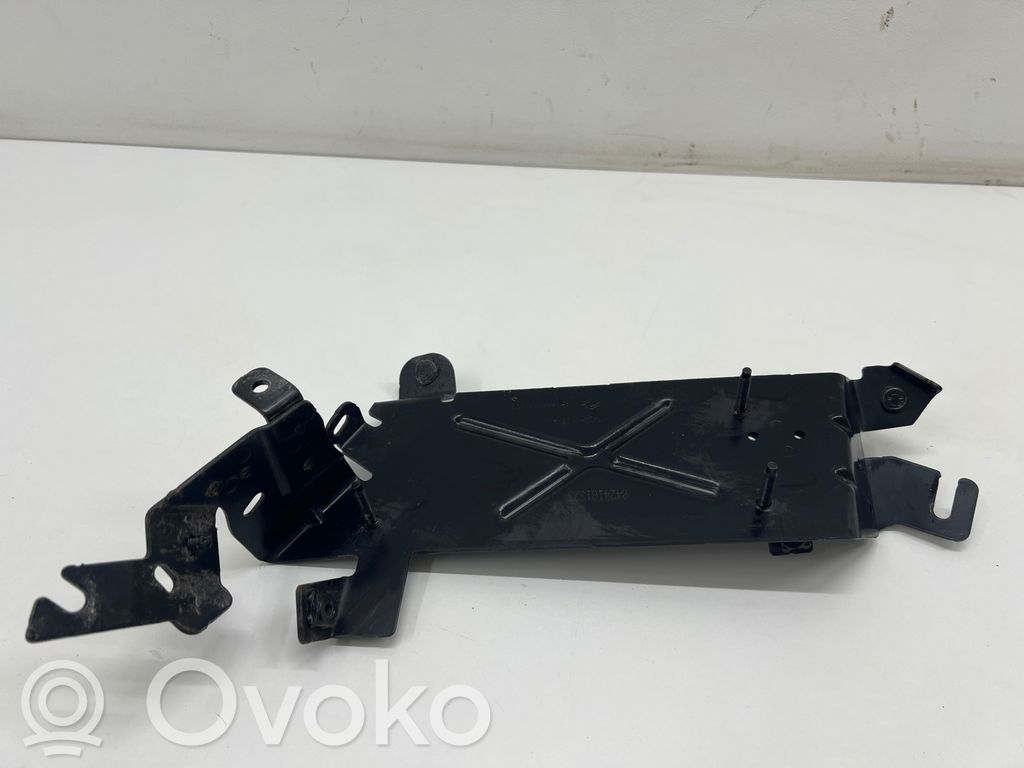 Engine control unit holder   237146784R,012A