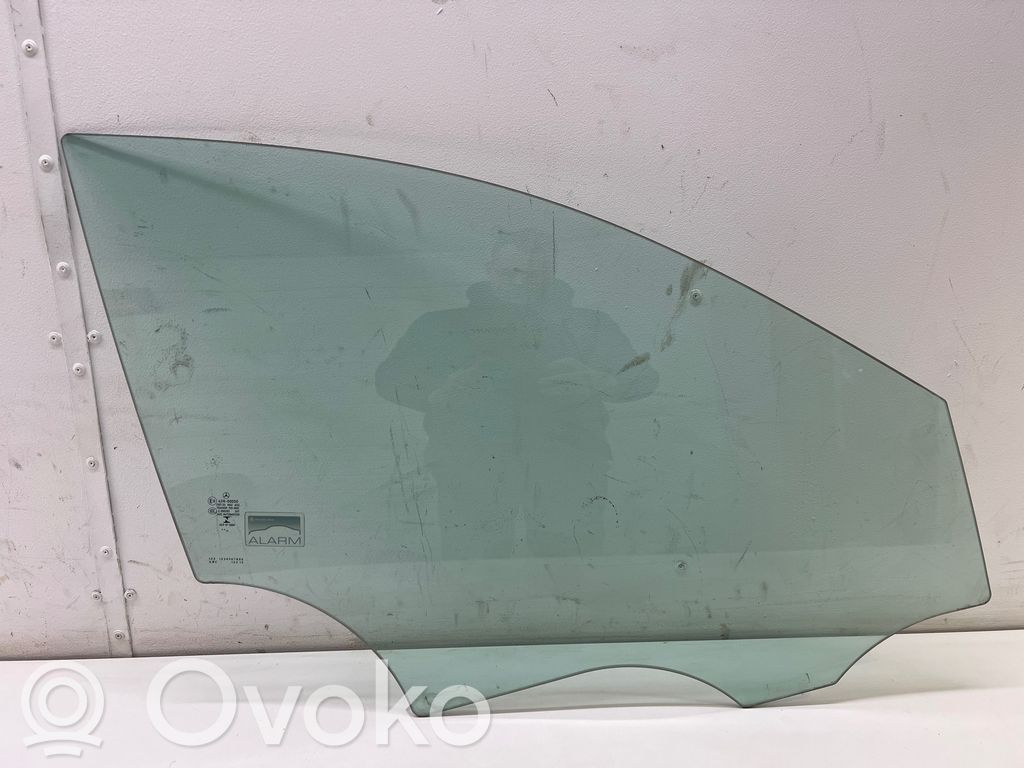 Mercedes-Benz C W205 Szyba drzwi przednich 