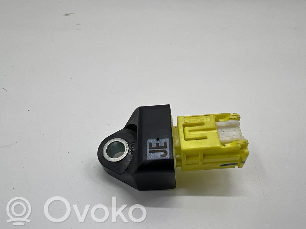 Toyota Hilux VIII Senzor impact/declanșare airbag 