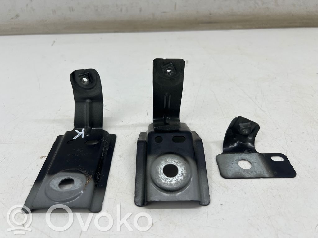 Cupra Leon Fender mounting bracket 