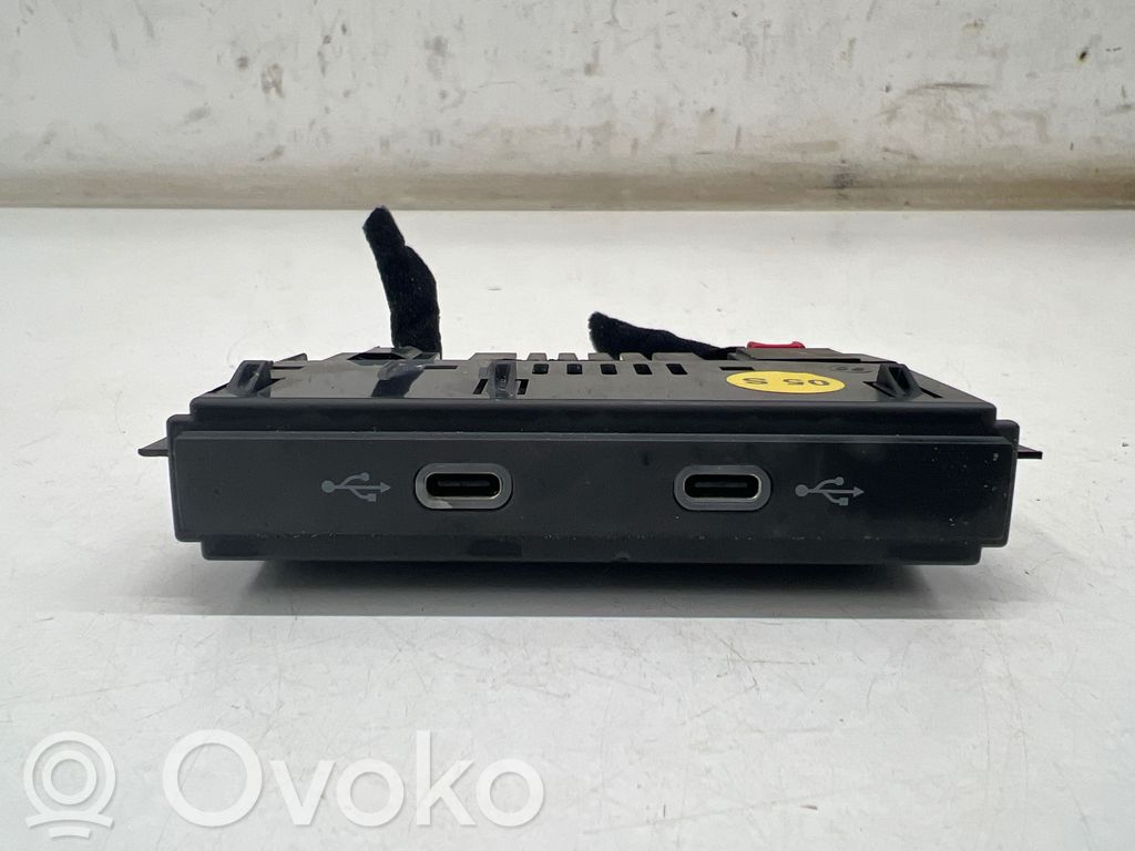 Volkswagen ID.3 USB socket connector 