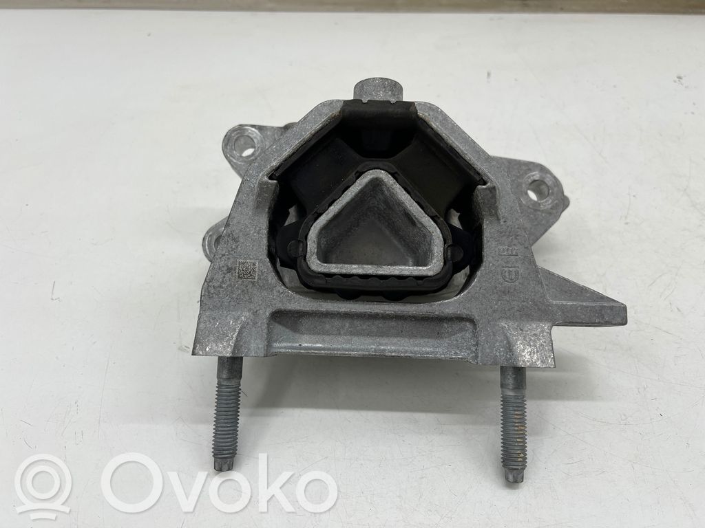 Opel Mokka B Engine mount bracket 
