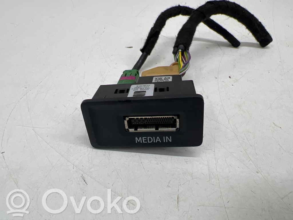 Seat Leon (5F) Enchufe conector USB 