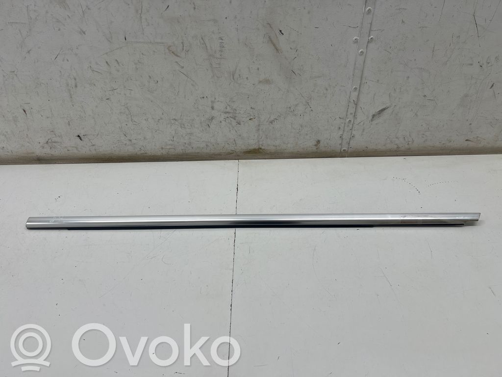 Mercedes-Benz GLE W167 Listwa / Uszczelka szyby drzwi przednich