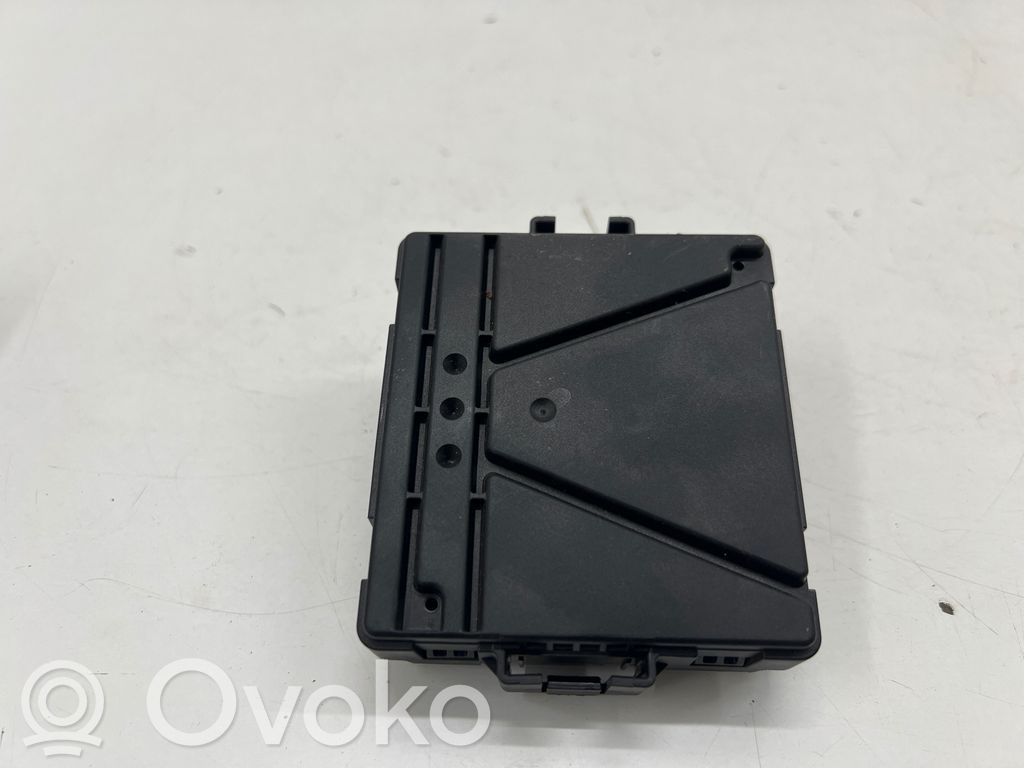 Volkswagen PASSAT B8 Módulo de control Gateway 