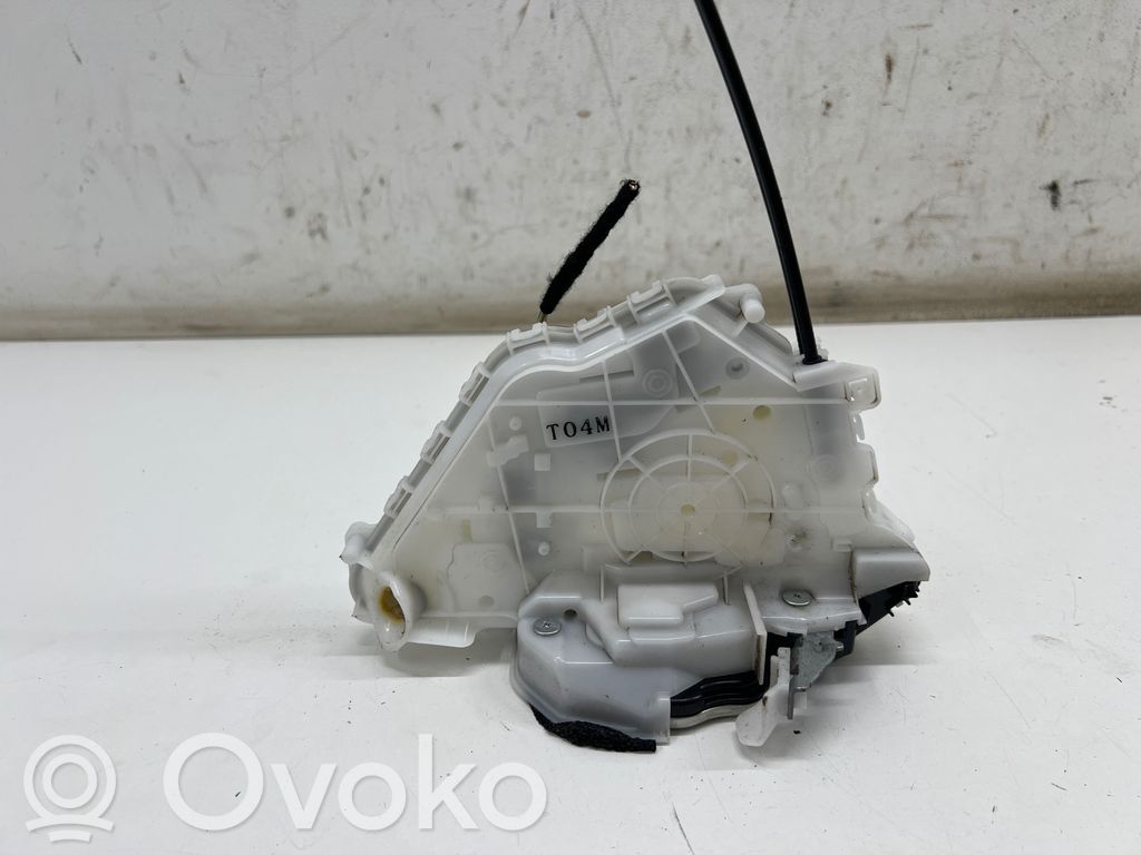 Mazda 3 Priekšpusē slēdzene 