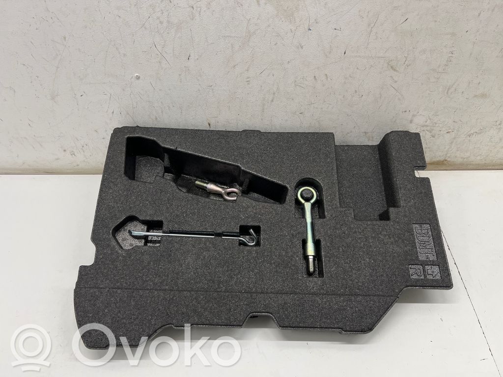Mazda 3 Tavaratilan säilytyslokero 