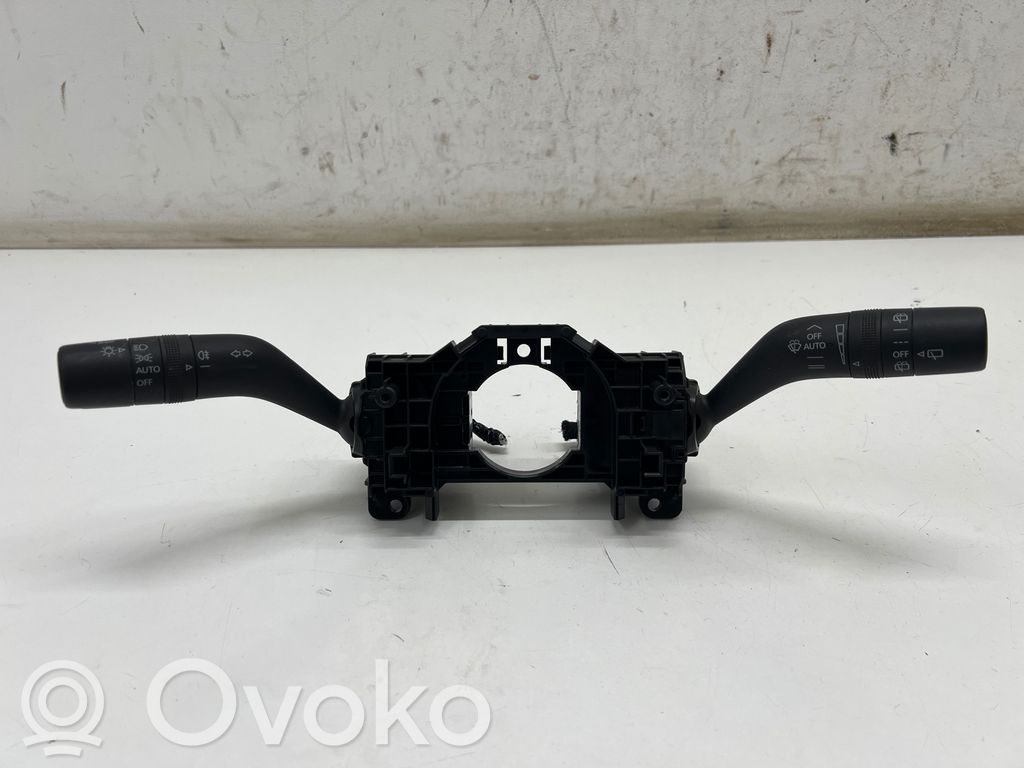 Mazda 3 Wiper turn signal indicator stalk/switch 