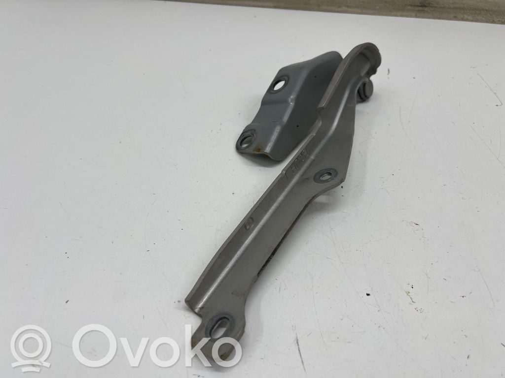 Mazda 3 Vyris (-iai) variklio dangčio 