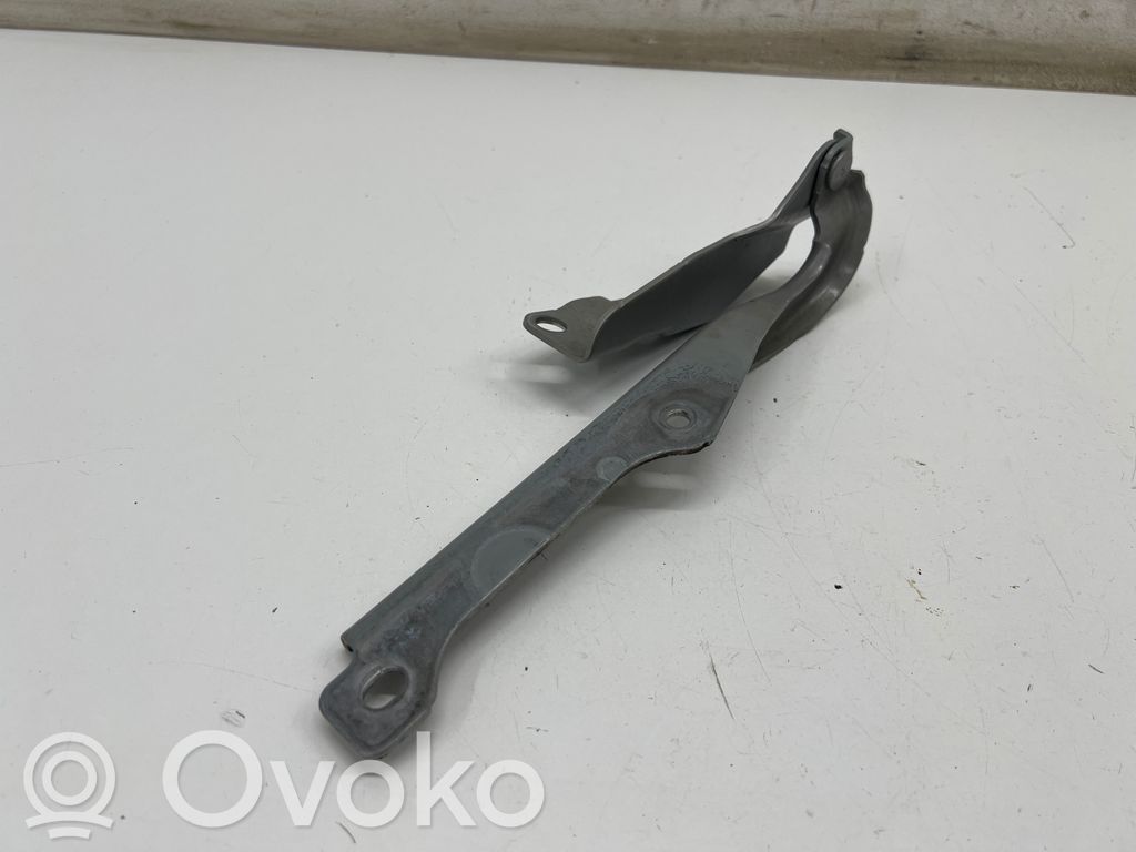 Mazda 3 Vyris (-iai) variklio dangčio 