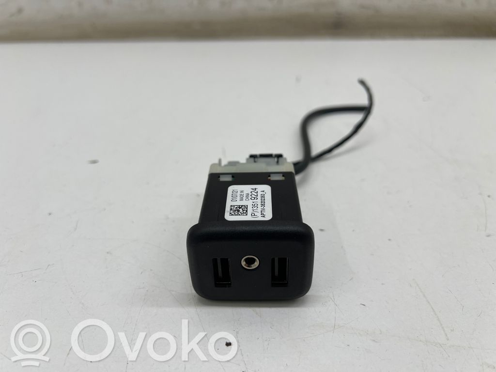 Opel Insignia B Разъем USB 