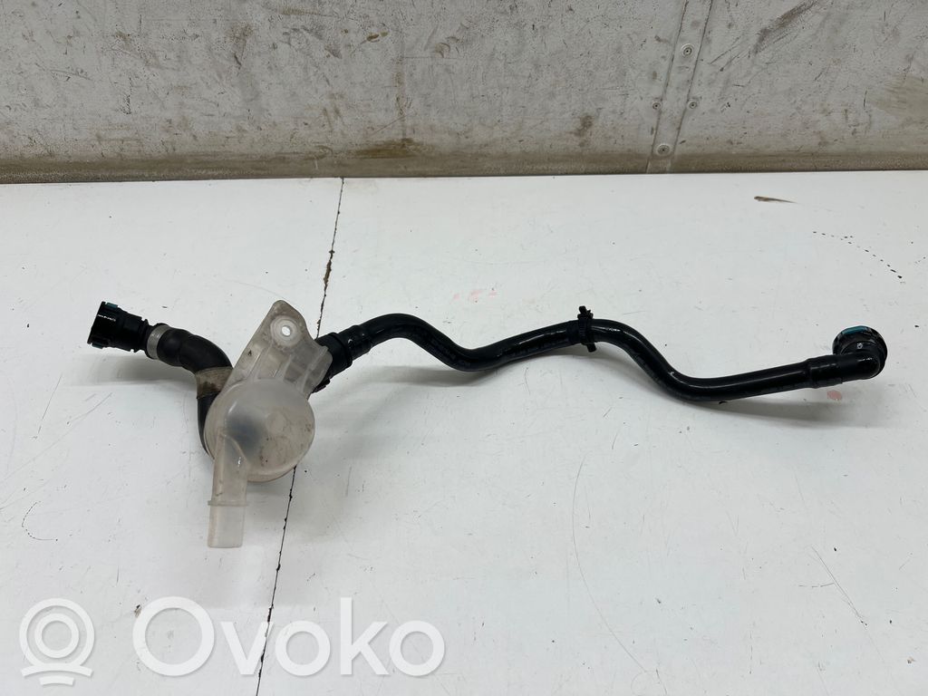 Jaguar I-Pace Engine coolant pipe/hose 