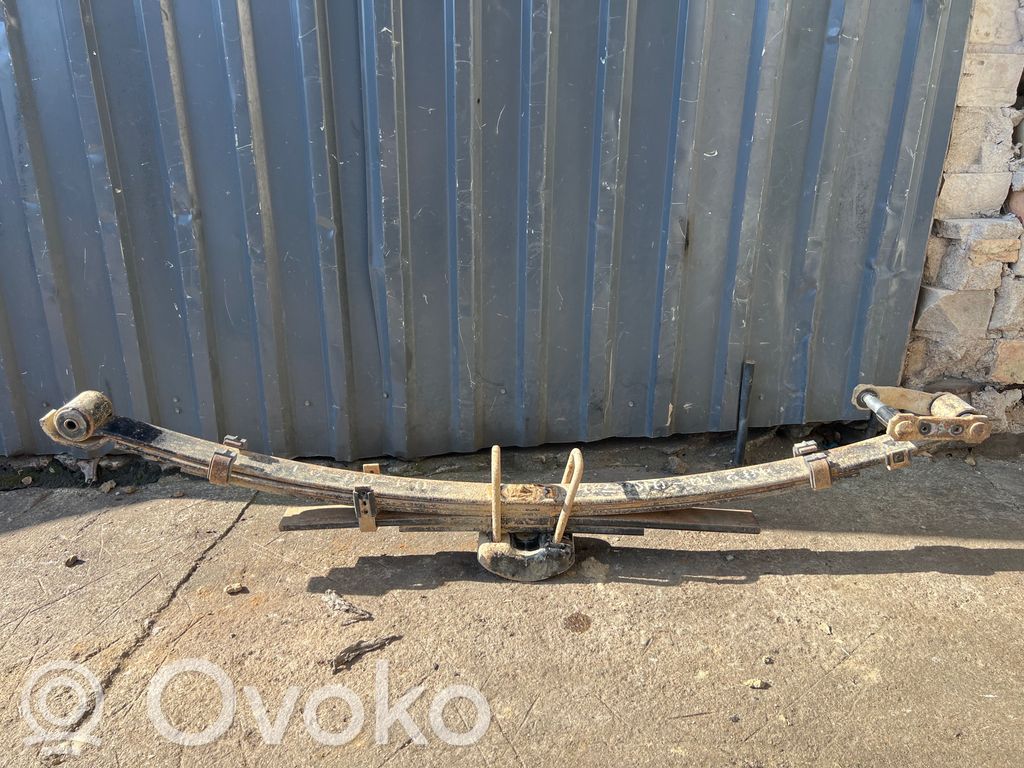 Toyota Hilux VIII Foaie arc spate 