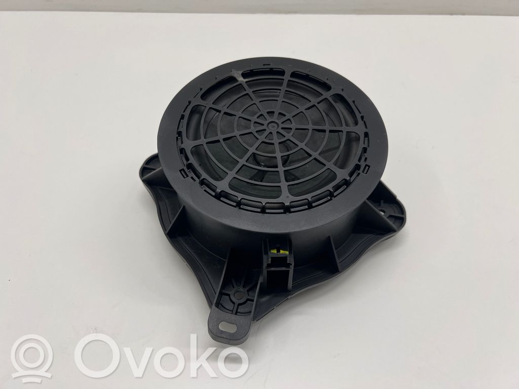 Opel Astra L Etuoven kaiutin 