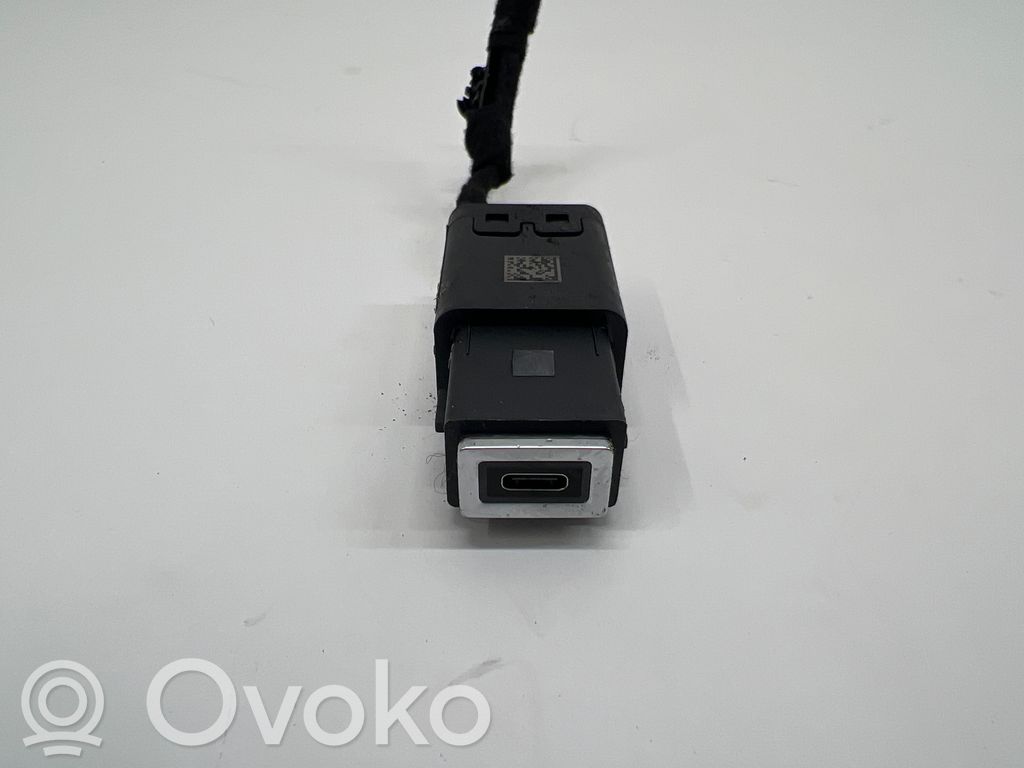 Opel Astra L Connettore plug in USB 