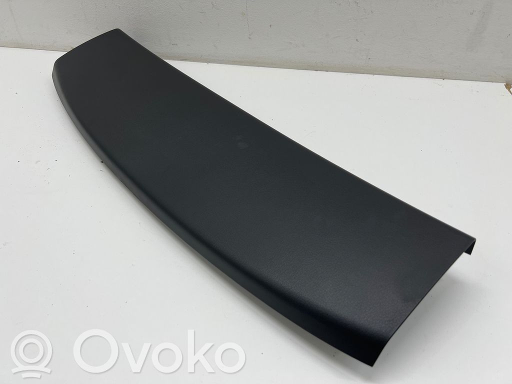 Mazda CX-30 Garniture de hayon