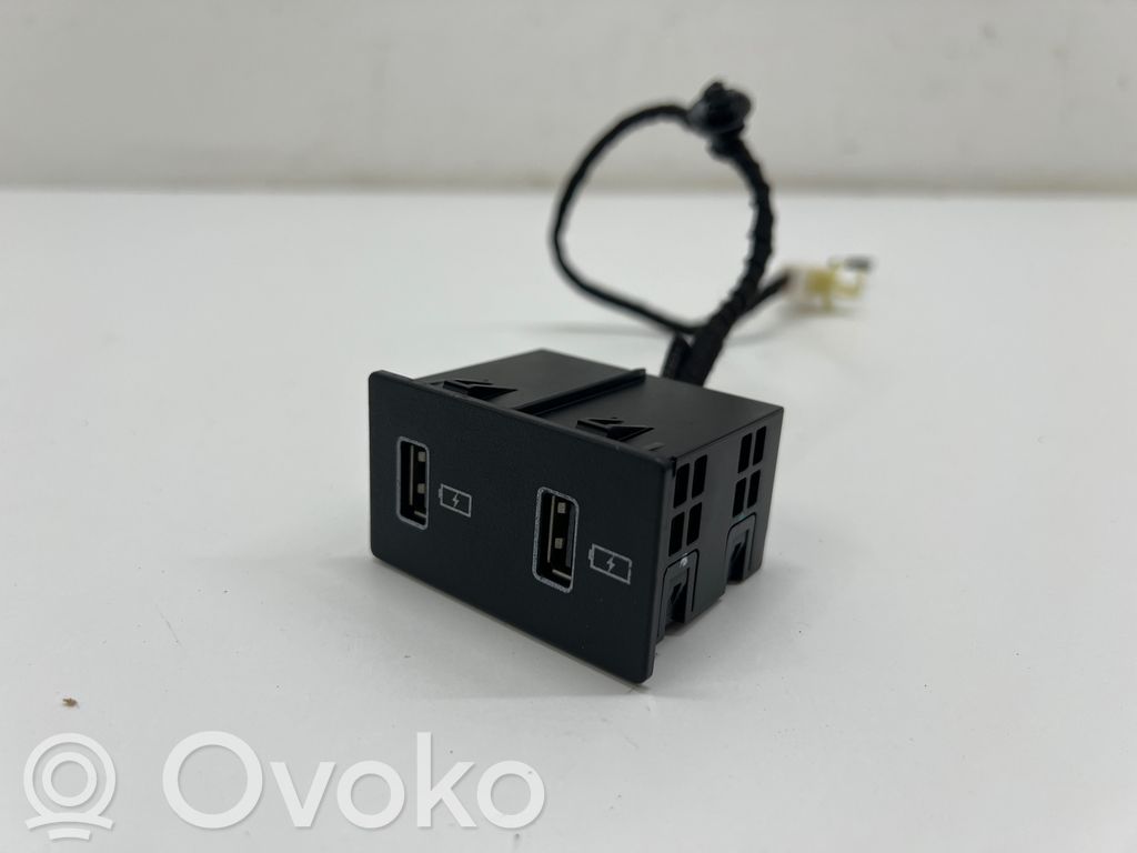 MG MG5 ev USB-pistokeliitin 