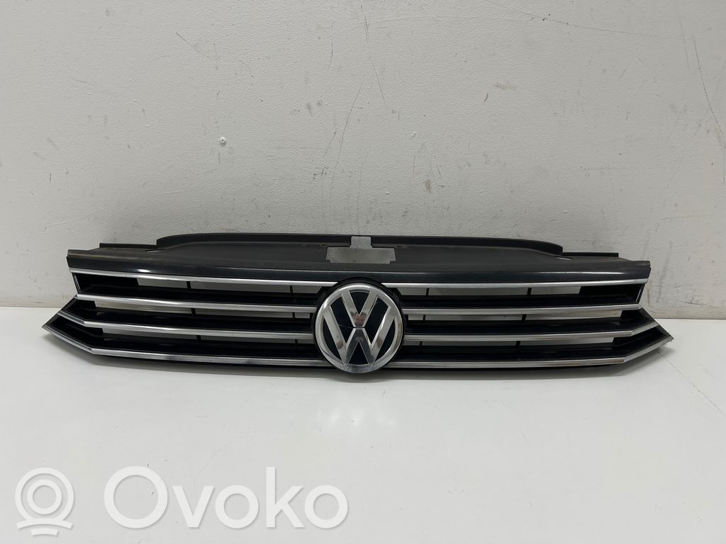 Volkswagen PASSAT B8 Rejilla superior del radiador del parachoques delantero 