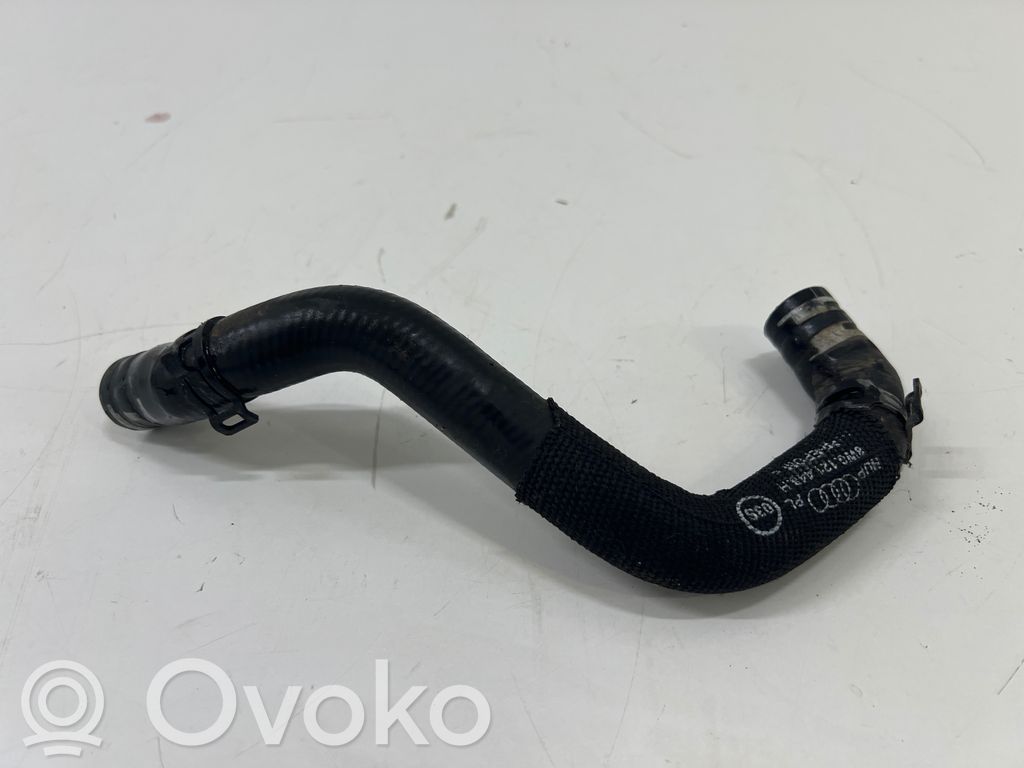 Audi A4 S4 B9 8W Moottorin vesijäähdytyksen putki/letku 