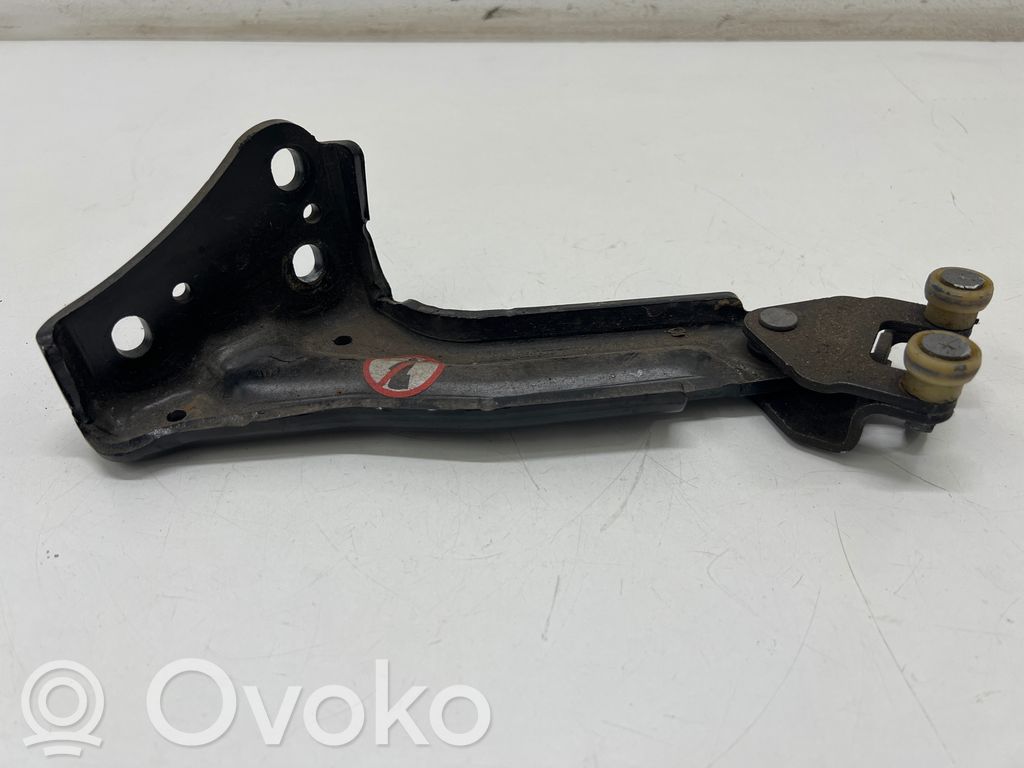 Opel Vivaro Sliding door lower roller guide/hinge 
