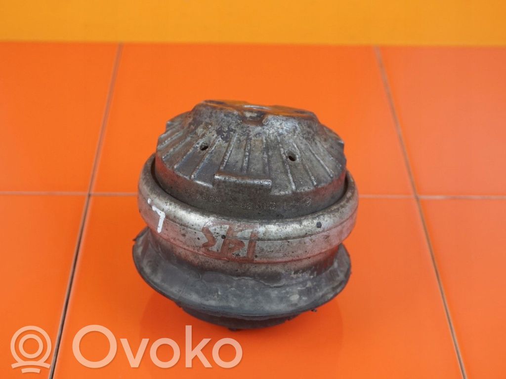 Mercedes-Benz CLS C219 Engine mount vacuum valve 