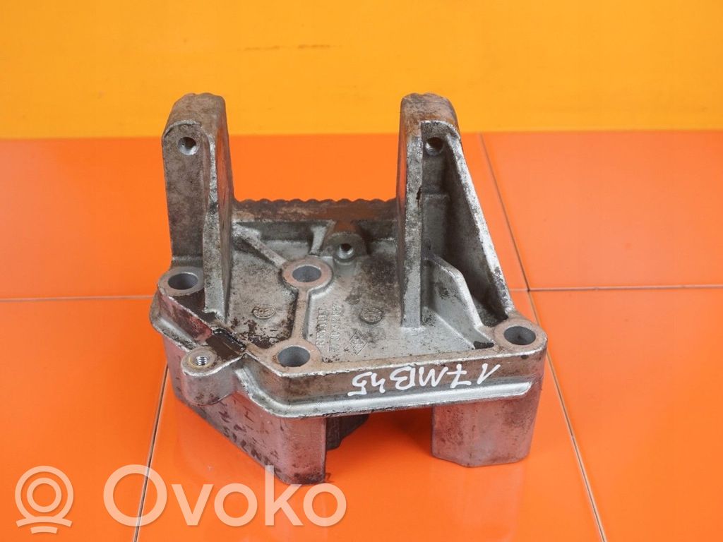 Renault Master II Engine mounting bracket 