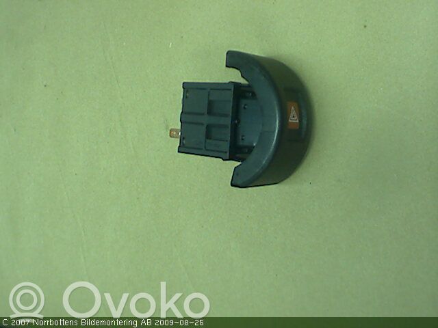 Opel Astra G Hazard light switch 