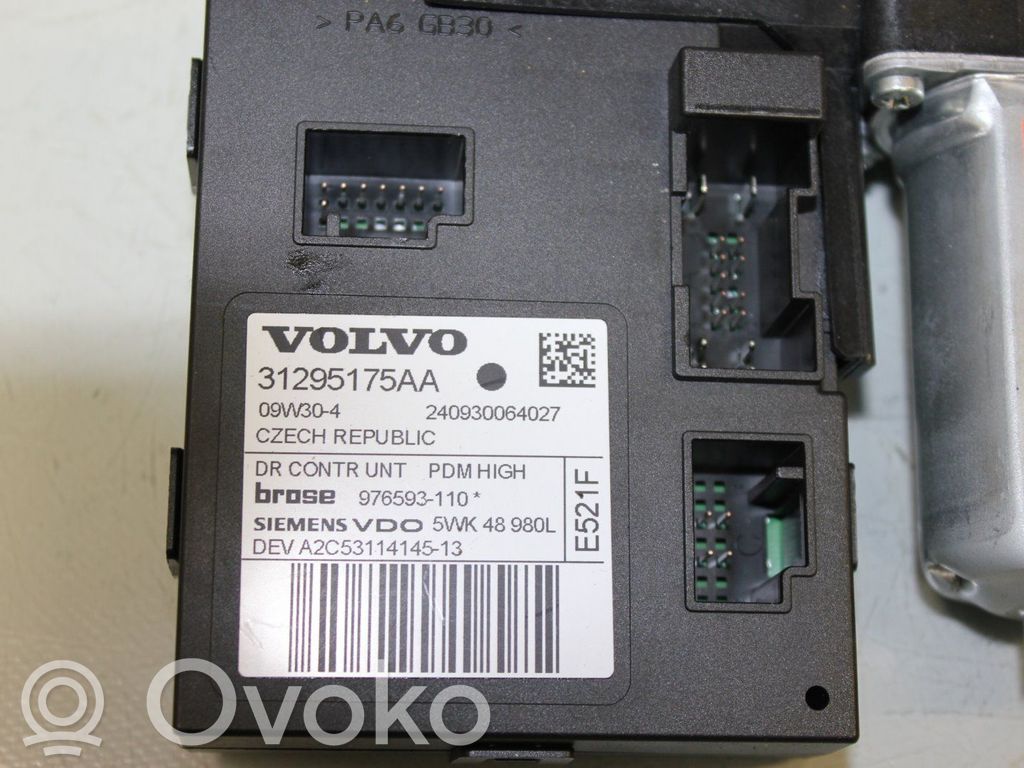 Volvo V50 Motor del regulador de la ventanilla de la puerta delantera 