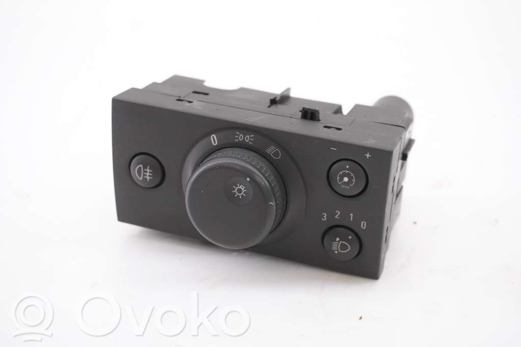 Light switch   13229538,04060063