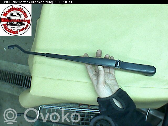 Renault Clio II Front wiper blade arm 