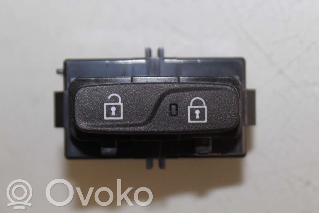 Volvo V40 Central locking switch button 