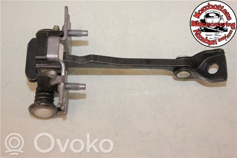 Citroen C3 Takaoven pidätin 