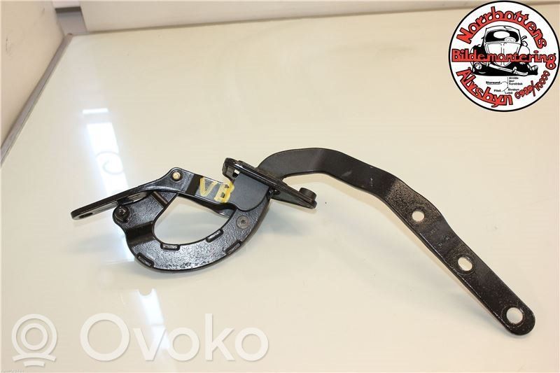 Volvo V70 Tailgate/trunk/boot hinge 