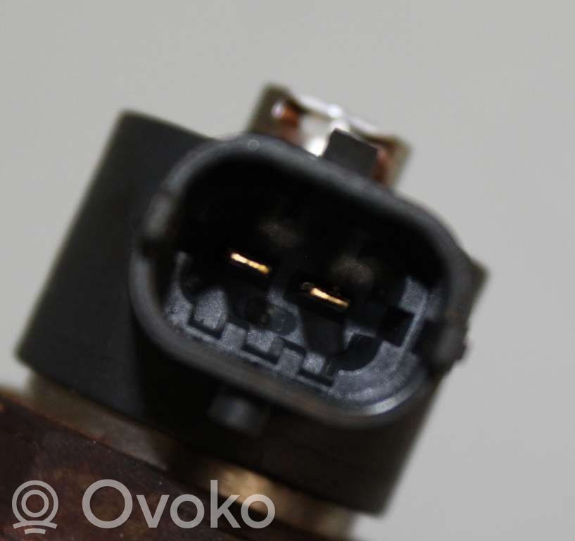 Inyector de combustible   338002A900