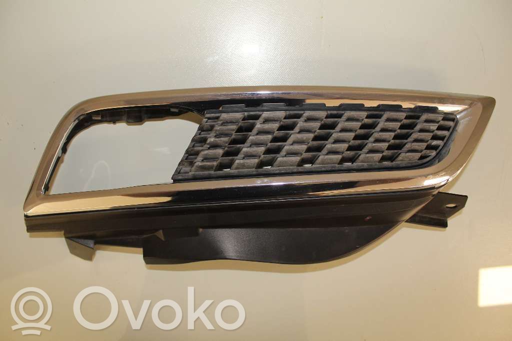 Nissan Micra Grille inférieure de pare-chocs avant 