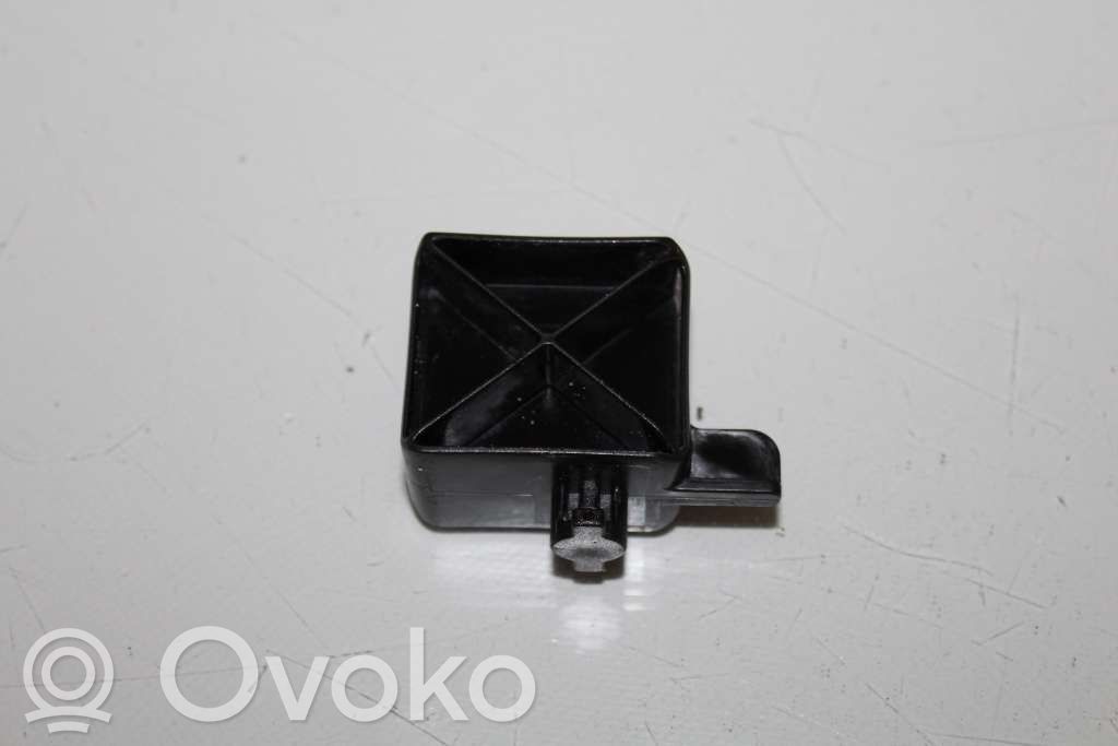 Volvo S60 Radiator support slam panel bracket 